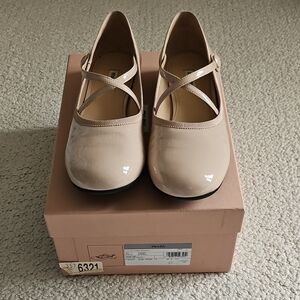 Miumiu Women's Beige Patent Leather Flat